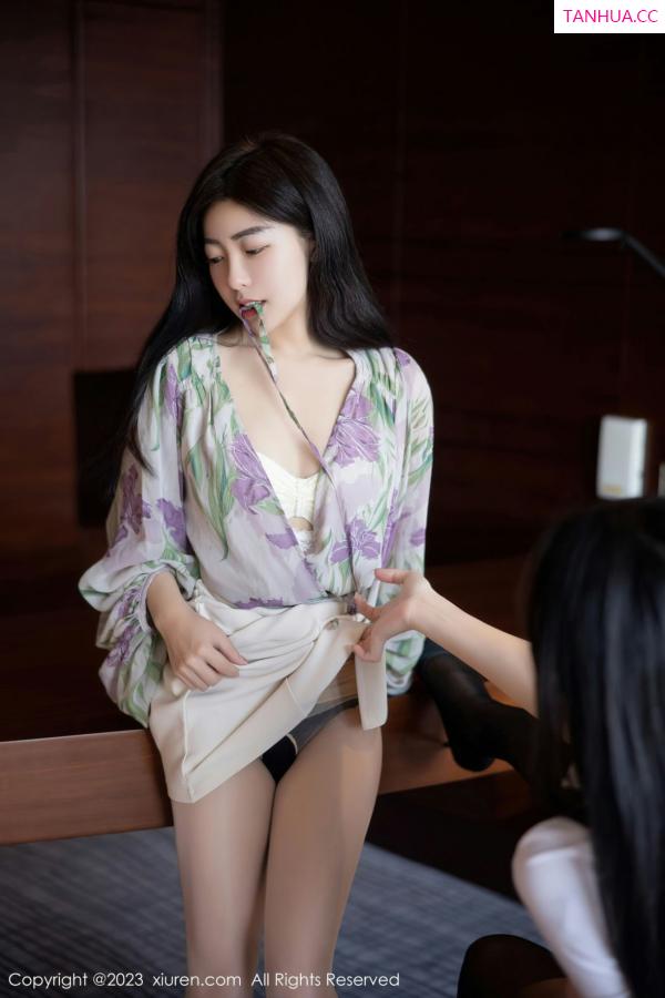   [XiuRen]高清写真图 2023.02.17 No.6279 星子柒kiki 黑丝美腿第34张图片